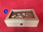 جعبه چوبی با دیزاین گل چوبی